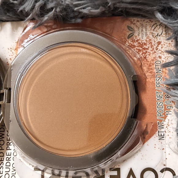 165 Tawny - Set of 2 - CoverGirl Clean Invisible Pressed Powder - Picture 2 of 3